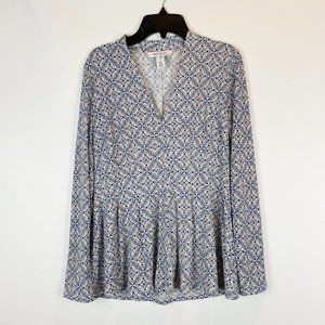 NWOT White House Black Market Top White Print XS